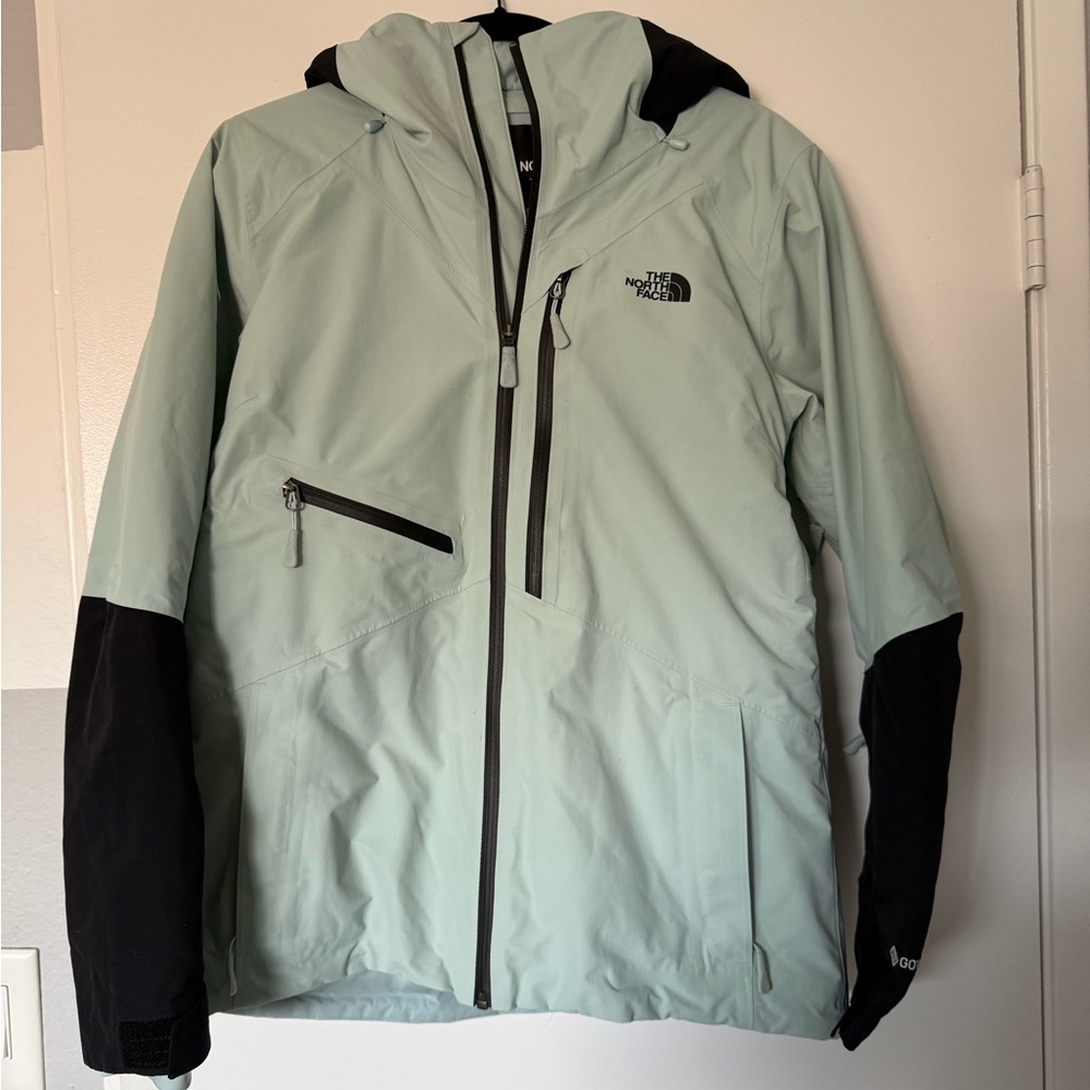 The North Face Women’s Summit Gortex Jacket Size M
